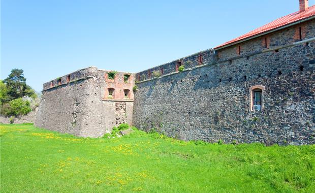 УЖГОРОДСЬКИЙ ЗАМОК - адреса, фото, ціна, опис 2 Ужгородський замок