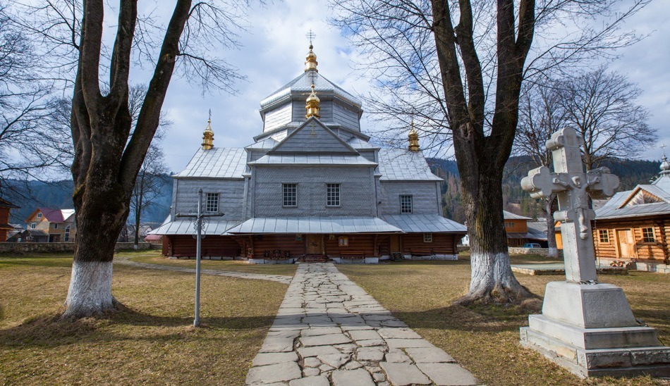 МИКУЛИЧИН — найдовше село України 6 Церква Святої Трійці