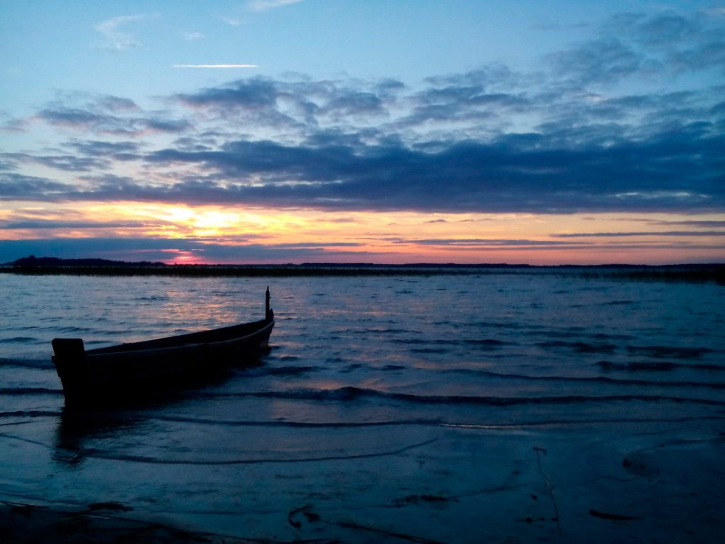 Найбільше і найглибше озеро в Україні 3 Світязь