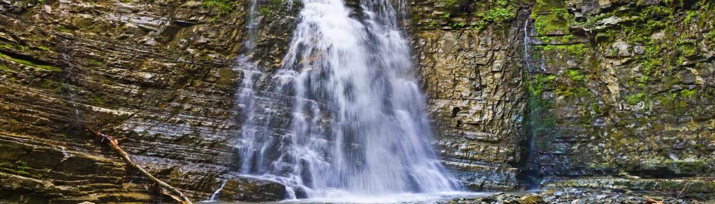 Українські Карпати — відпочинок на будь який смак і гаманець 8 Манявський водоспад