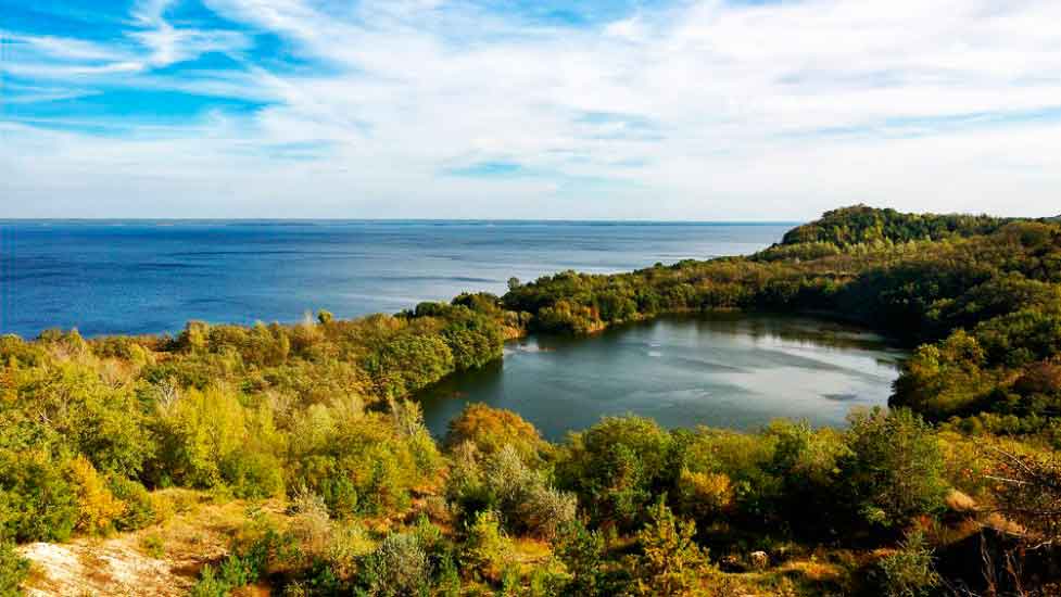 Куди поїхати на вихідні та де відпочити в Україні 13 Озеро Бучак, Бучак